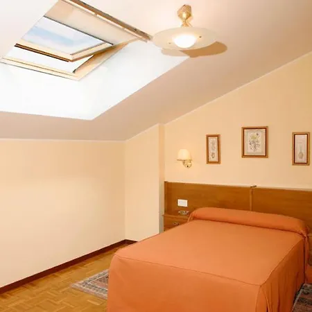 艾尔曼金酒店及餐厅 酒店 2*