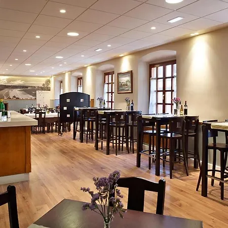 فندق Restaurante El Manquin